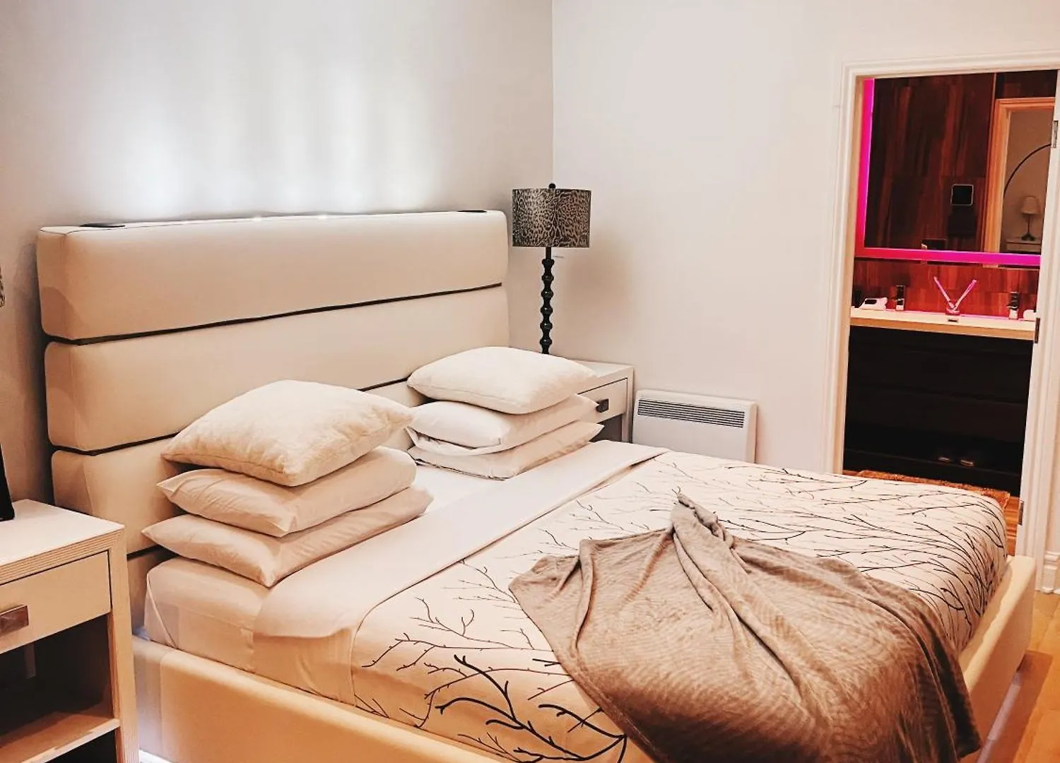 Hotel Kutuma Montreal 4*,