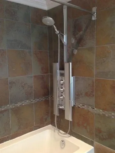 מונטריאול Hotel Kutuma 4*,