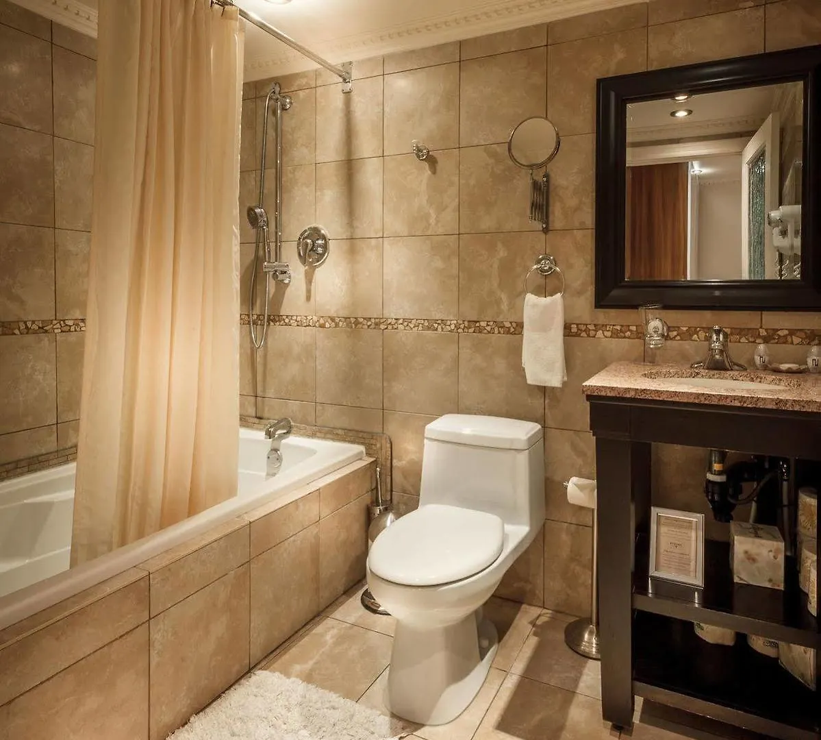 מונטריאול Hotel Kutuma