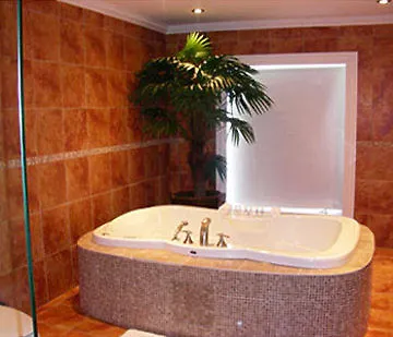 Hotel Kutuma Montréal